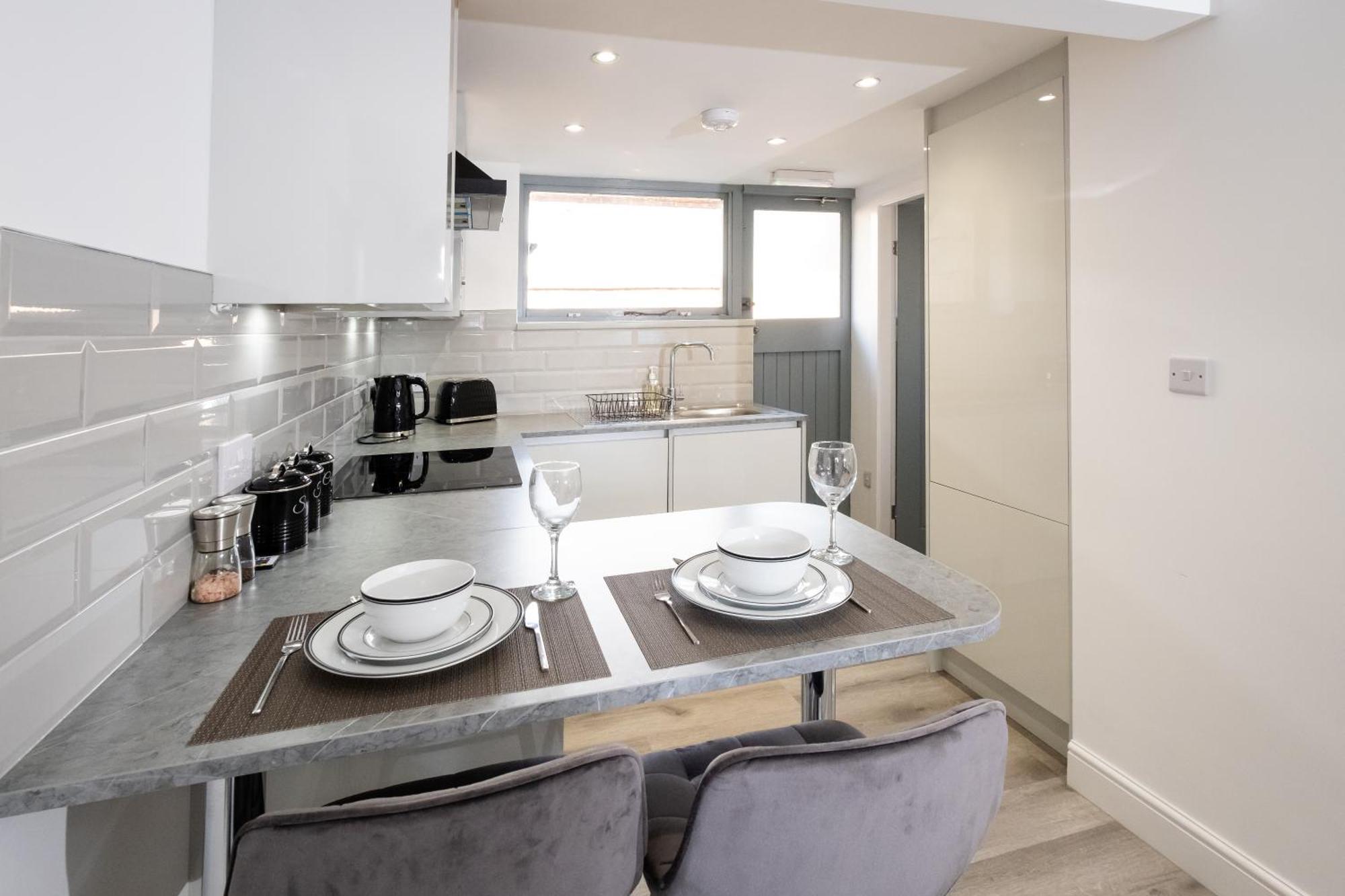 Trinity Apartments Stratford Upon Avon מראה חיצוני תמונה