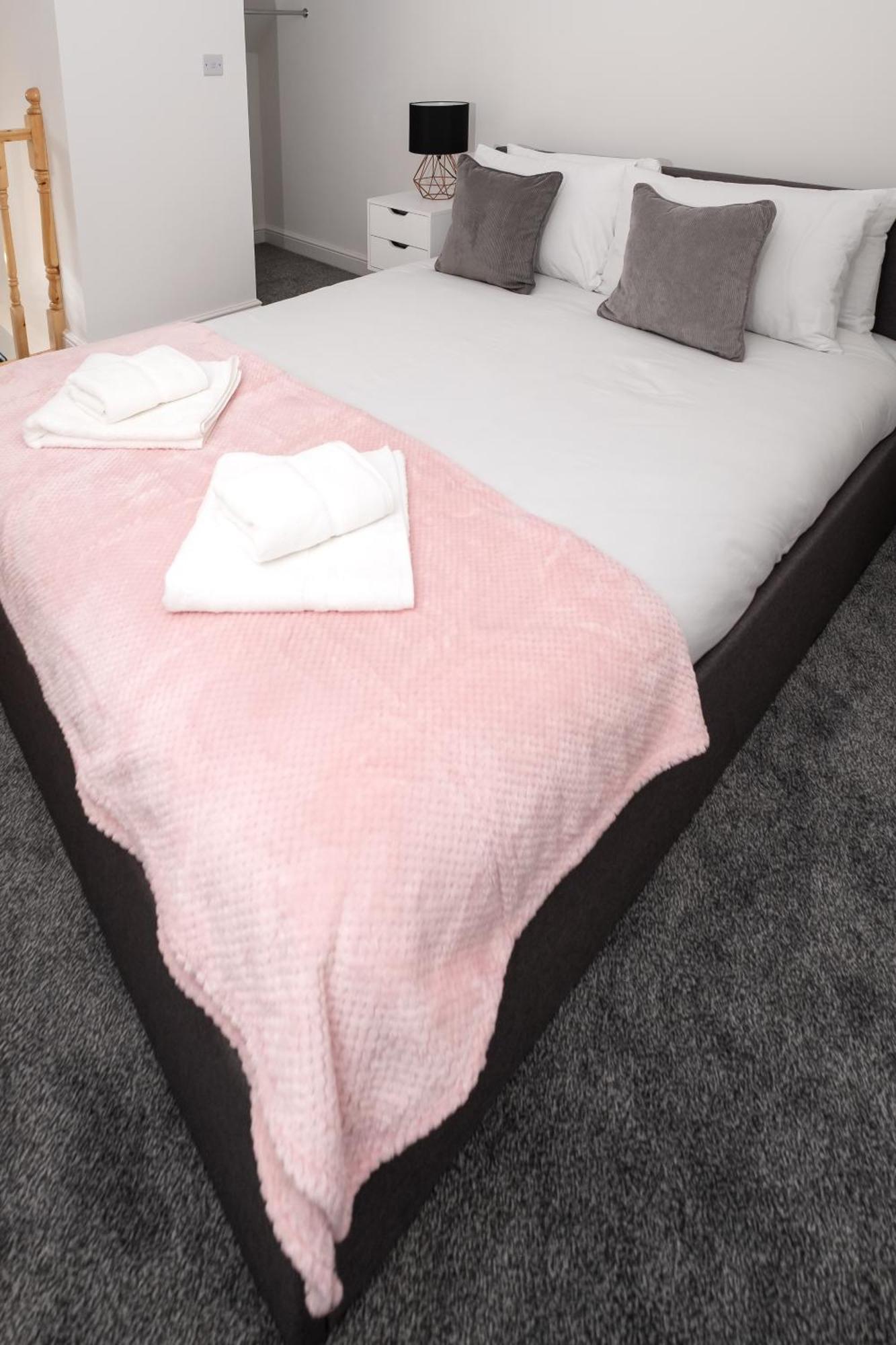 Trinity Apartments Stratford Upon Avon מראה חיצוני תמונה